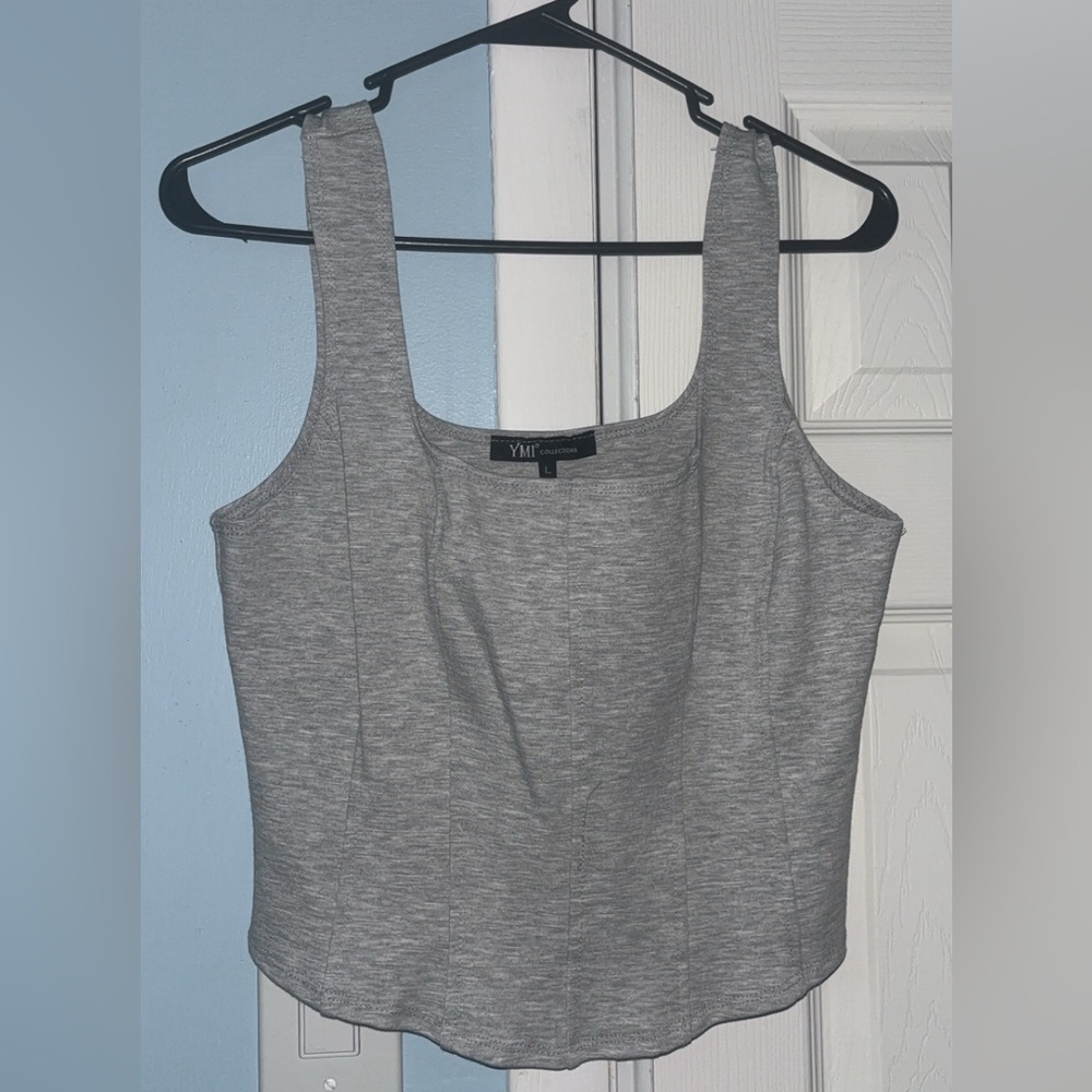 gray tank top